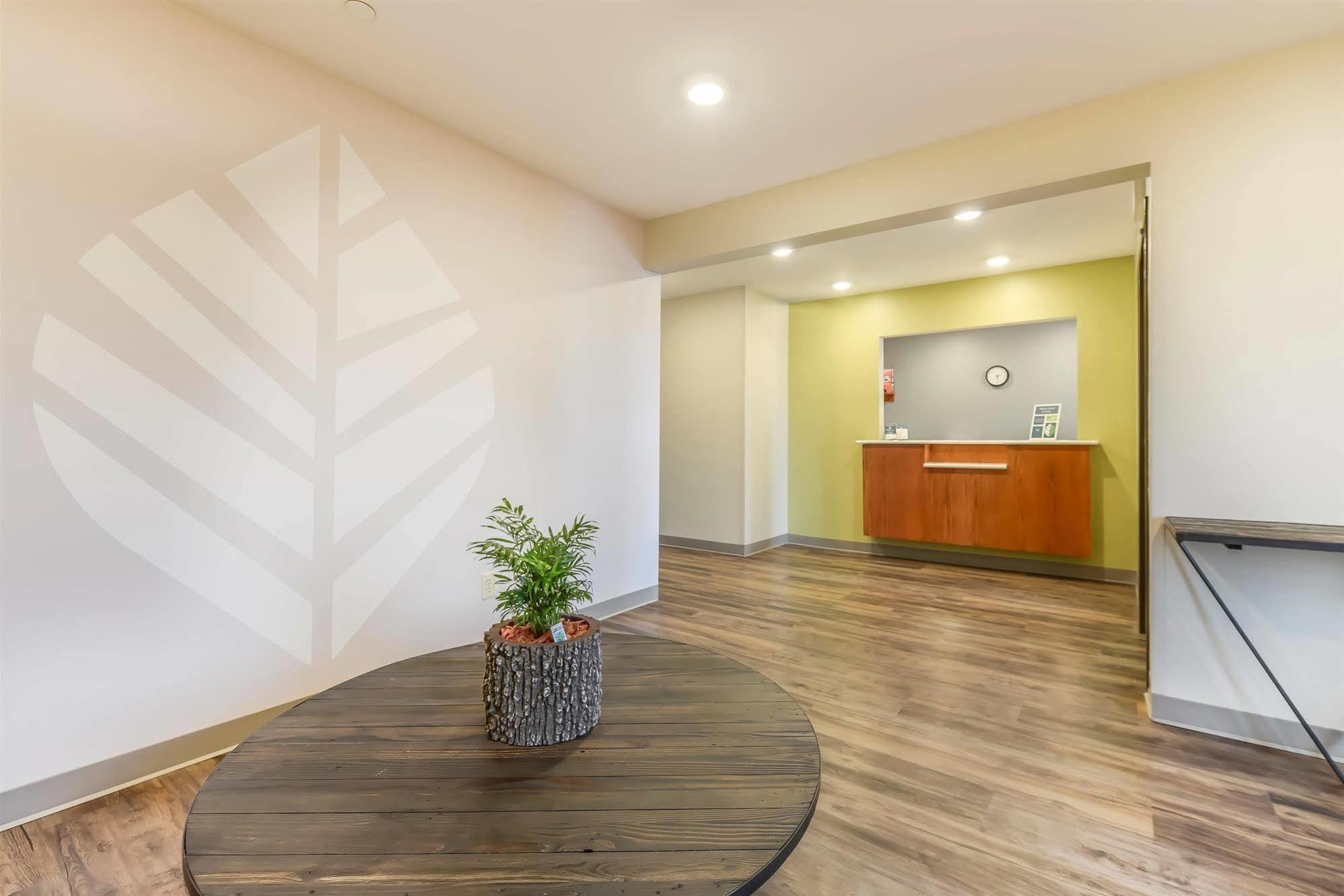 Econo Lodge Бърлингтън Екстериор снимка